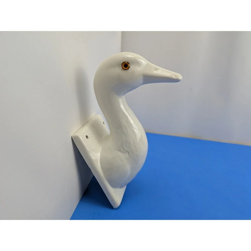 Vintage White Ceramic Glass Eye Duck Wall Mount Figure Apron Towel Holder Farm